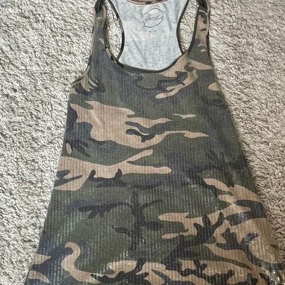 Camo Sequin Tank Top - Picture 5 of 5